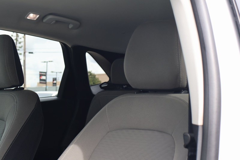 Ford Escape Vehicle Full-screen Gallery Image 19