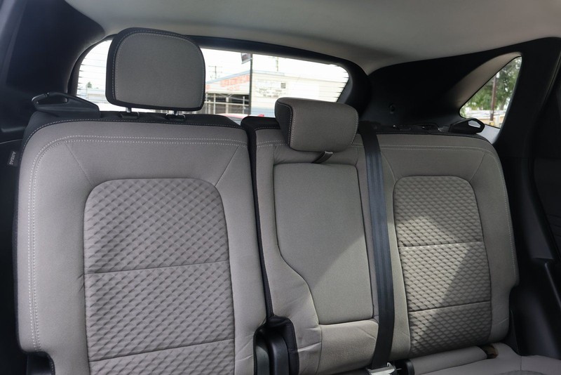 Ford Escape Vehicle Full-screen Gallery Image 22