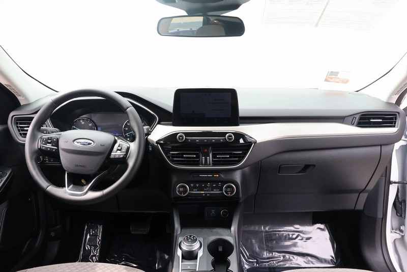 Ford Escape Vehicle Full-screen Gallery Image 24