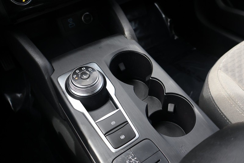 Ford Escape Vehicle Full-screen Gallery Image 34