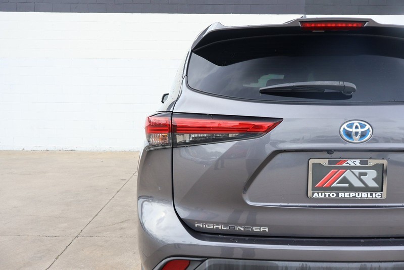 Toyota Highlander Hybrid Vehicle Full-screen Gallery Image 07