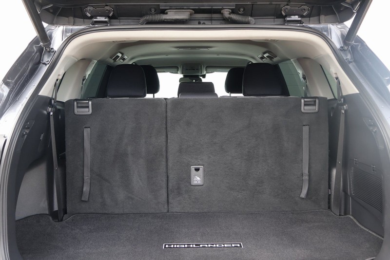 Toyota Highlander Hybrid Vehicle Full-screen Gallery Image 08