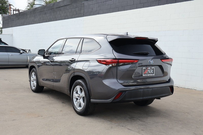 Toyota Highlander Hybrid Vehicle Full-screen Gallery Image 10