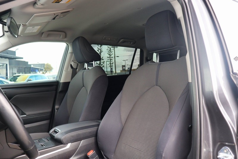 Toyota Highlander Hybrid Vehicle Full-screen Gallery Image 18