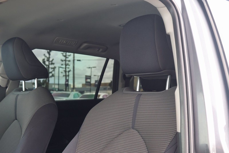 Toyota Highlander Hybrid Vehicle Full-screen Gallery Image 19