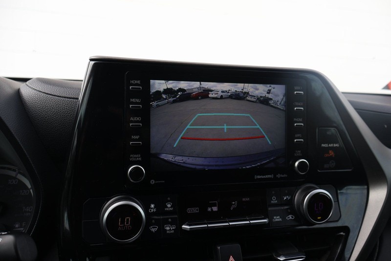 Toyota Highlander Hybrid Vehicle Full-screen Gallery Image 33