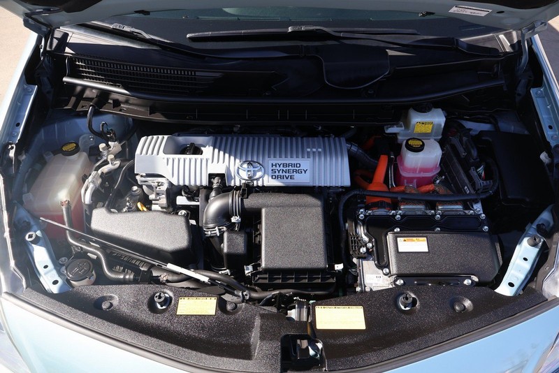 Toyota Prius V Vehicle Full-screen Gallery Image 12