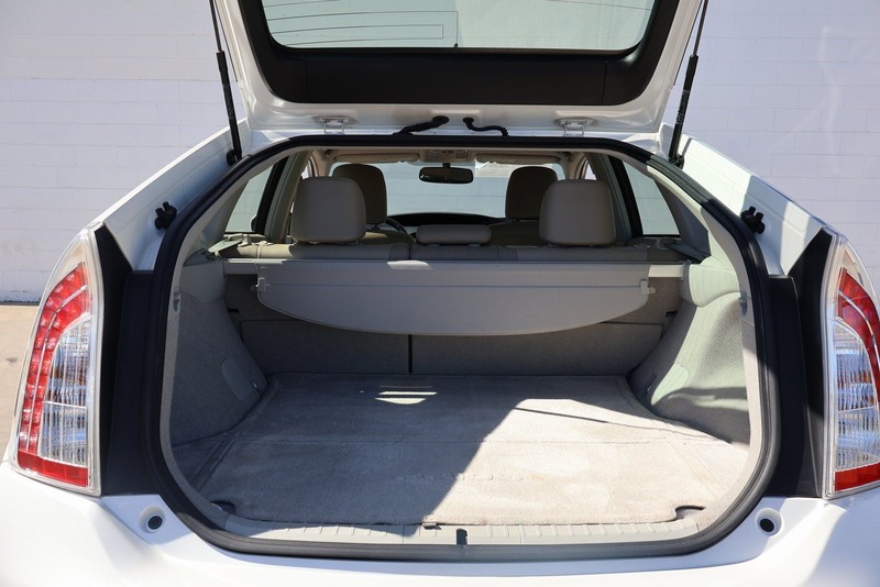 Toyota Prius Vehicle Full-screen Gallery Image 08