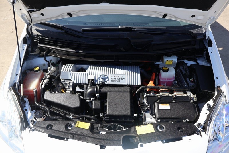 Toyota Prius Vehicle Full-screen Gallery Image 12