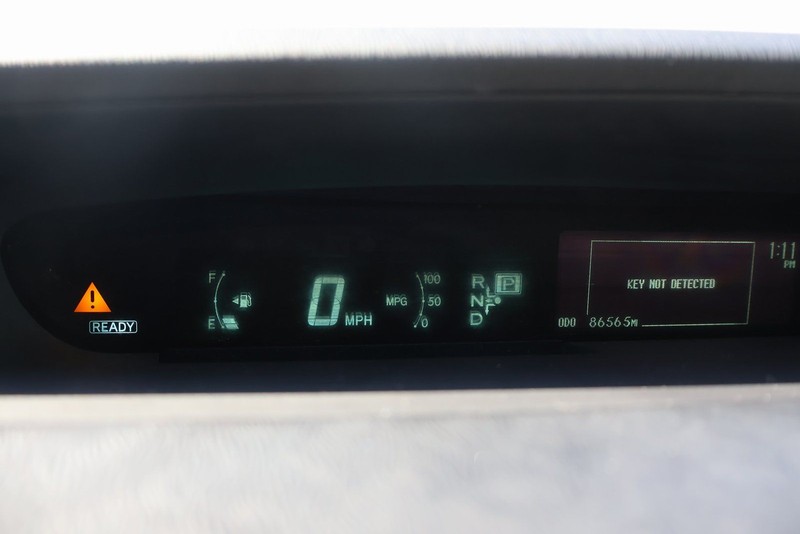 Toyota Prius Vehicle Full-screen Gallery Image 23