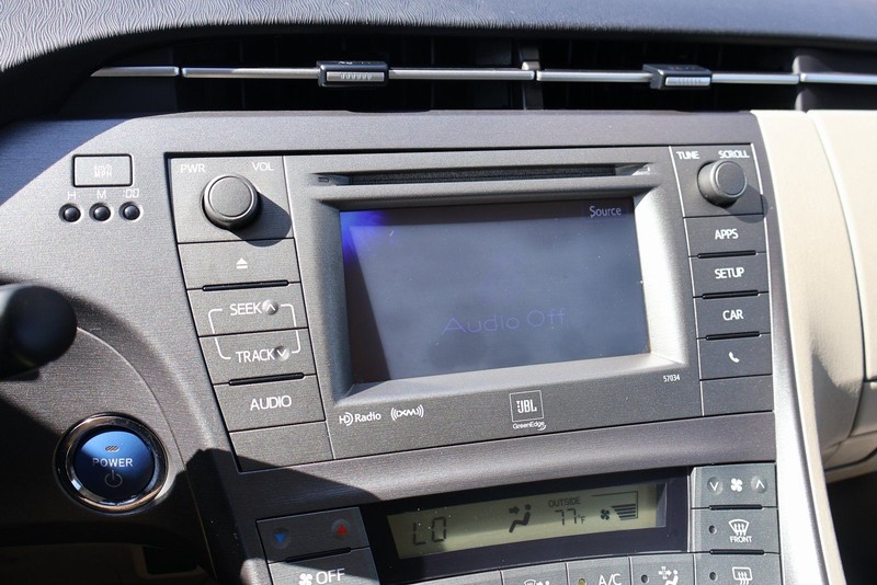 Toyota Prius Vehicle Full-screen Gallery Image 28