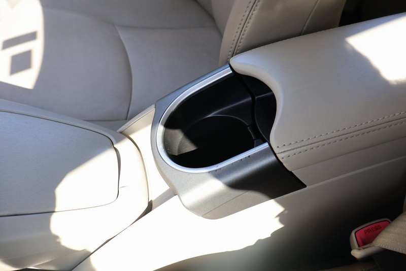 Toyota Prius Vehicle Full-screen Gallery Image 32