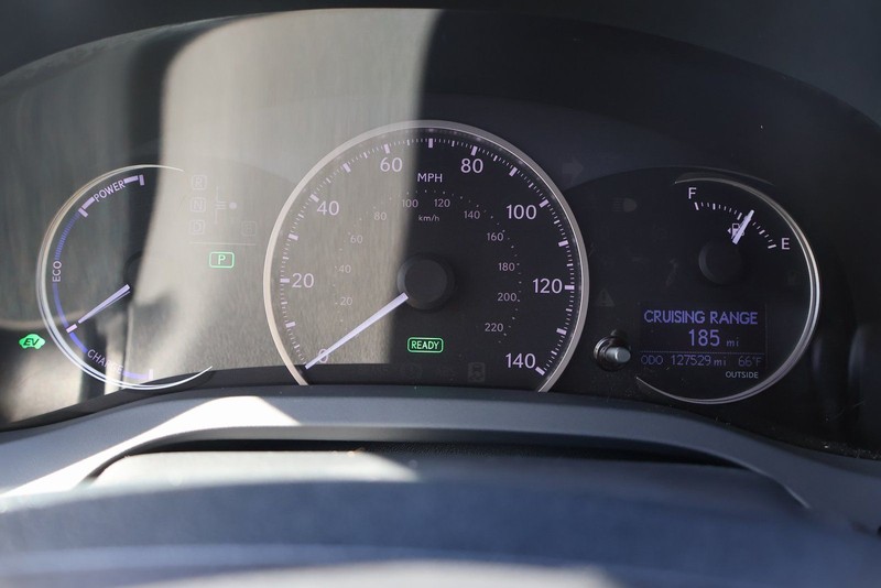 Lexus CT Vehicle Full-screen Gallery Image 23