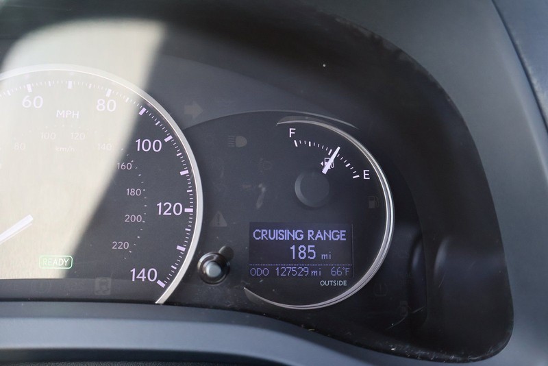 Lexus CT Vehicle Full-screen Gallery Image 24