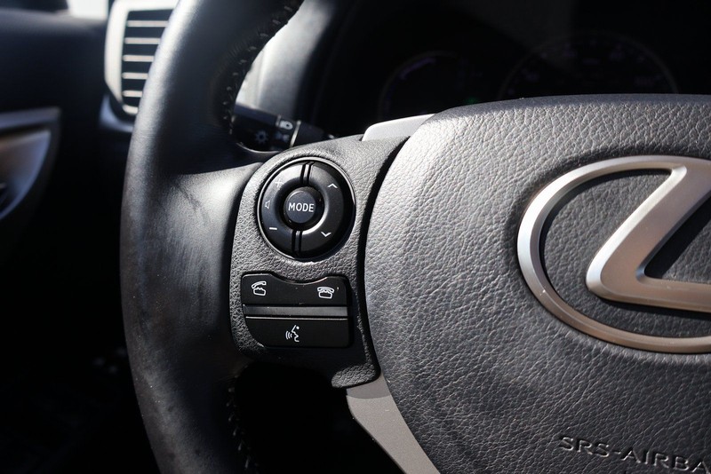 Lexus CT Vehicle Full-screen Gallery Image 26