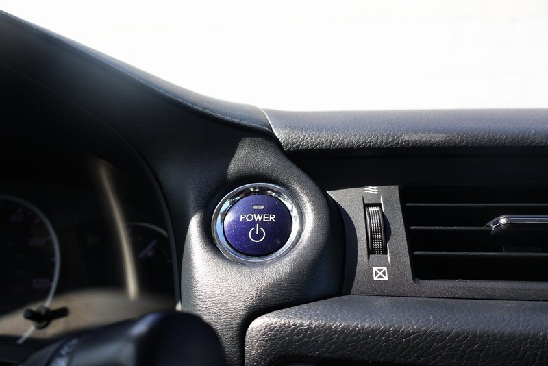 Lexus CT Vehicle Full-screen Gallery Image 28