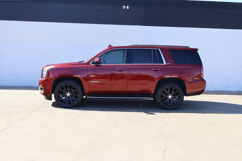 GMC Yukon Vehicle Full-screen Gallery Image 10