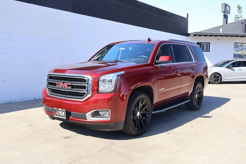 GMC Yukon Vehicle Full-screen Gallery Image 11