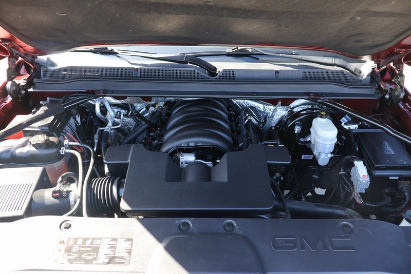 GMC Yukon Vehicle Full-screen Gallery Image 12