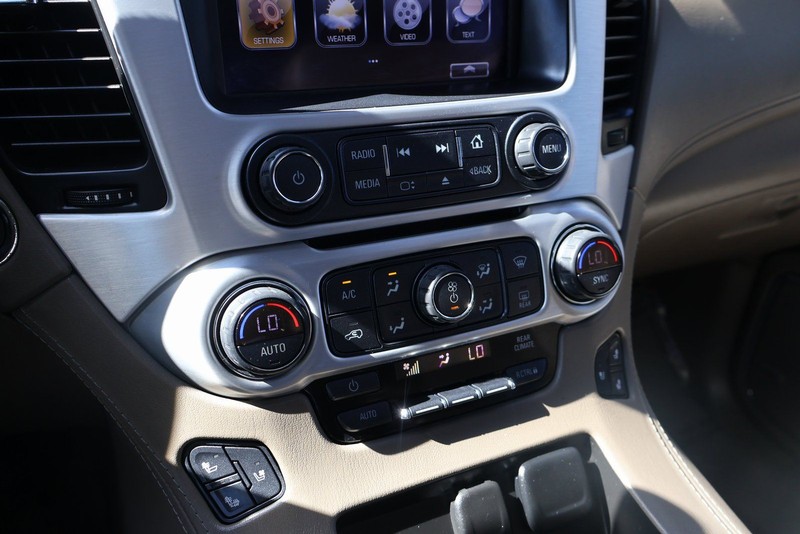 GMC Yukon Vehicle Full-screen Gallery Image 33