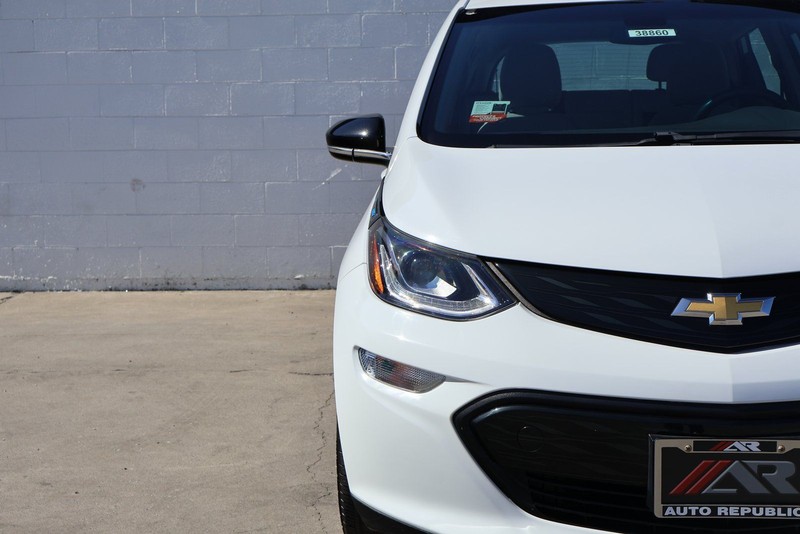 Chevrolet Bolt EV Vehicle Full-screen Gallery Image 03