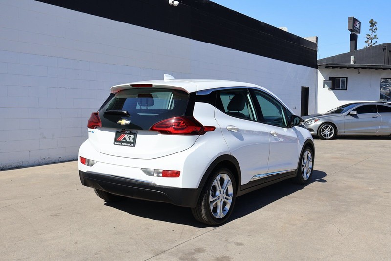 Chevrolet Bolt EV Vehicle Full-screen Gallery Image 05