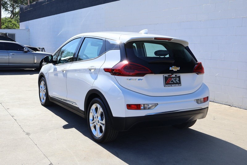 Chevrolet Bolt EV Vehicle Full-screen Gallery Image 09
