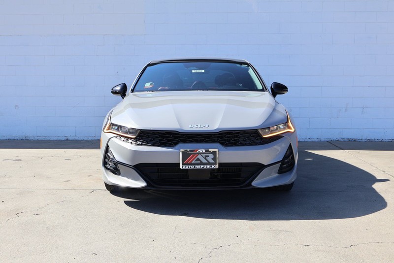 Kia K5 Vehicle Full-screen Gallery Image 02