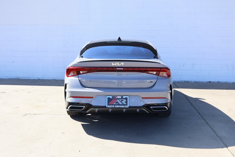 Kia K5 Vehicle Full-screen Gallery Image 04