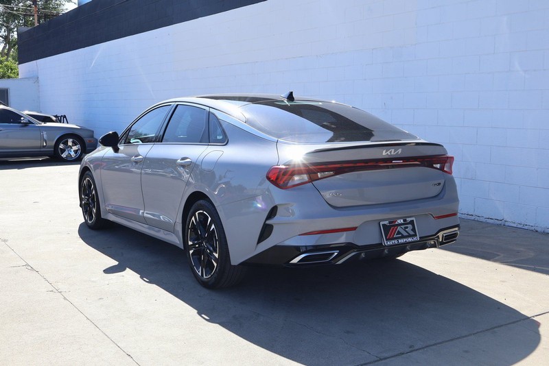 Kia K5 Vehicle Full-screen Gallery Image 07