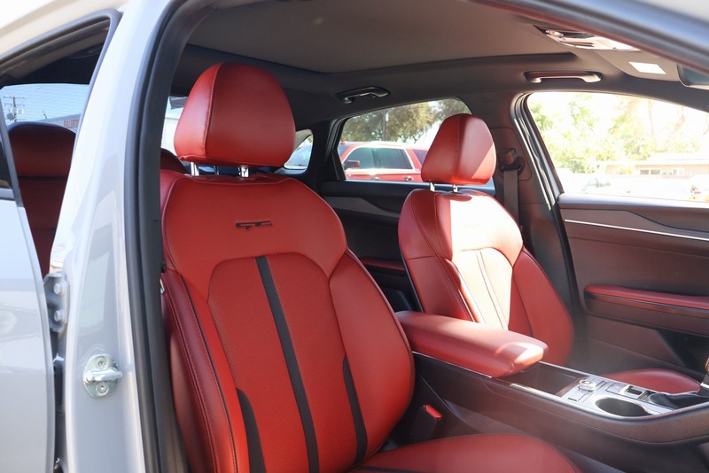 Kia K5 Vehicle Full-screen Gallery Image 19