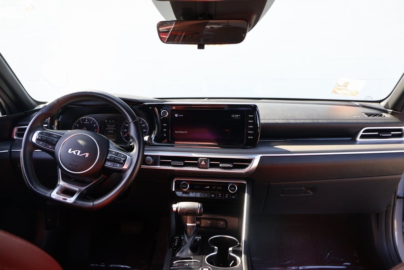 Kia K5 Vehicle Full-screen Gallery Image 21