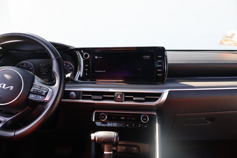 Kia K5 Vehicle Full-screen Gallery Image 27