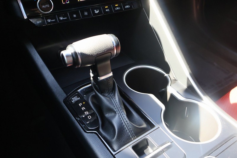 Kia K5 Vehicle Full-screen Gallery Image 31