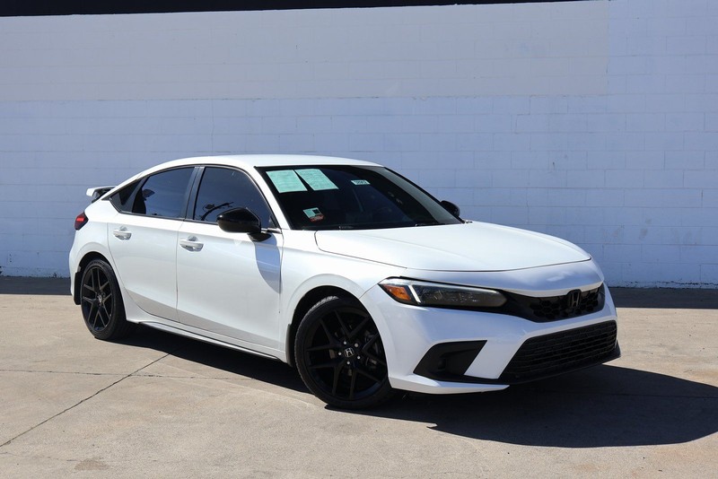 Honda Civic Hatchback Vehicle Full-screen Gallery Image 01