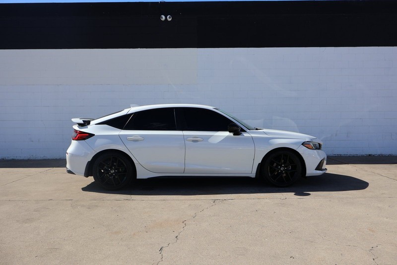 Honda Civic Hatchback Vehicle Full-screen Gallery Image 04