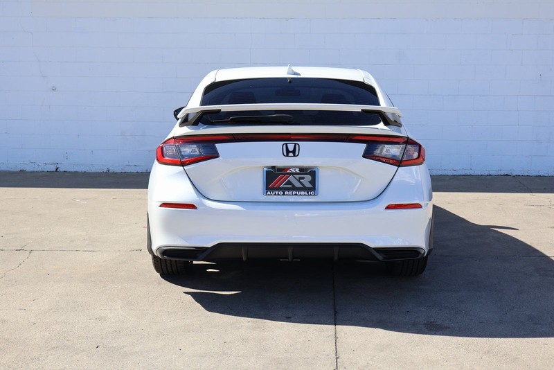 Honda Civic Hatchback Vehicle Full-screen Gallery Image 06