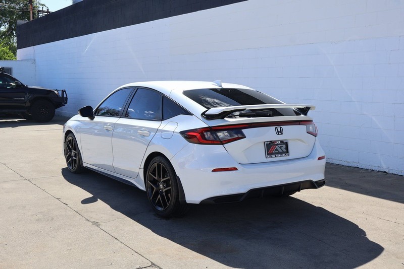 Honda Civic Hatchback Vehicle Full-screen Gallery Image 09