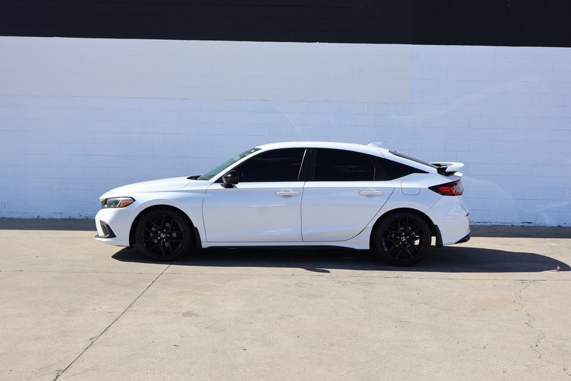 Honda Civic Hatchback Vehicle Full-screen Gallery Image 10