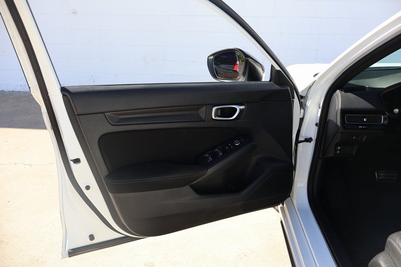 Honda Civic Hatchback Vehicle Full-screen Gallery Image 14