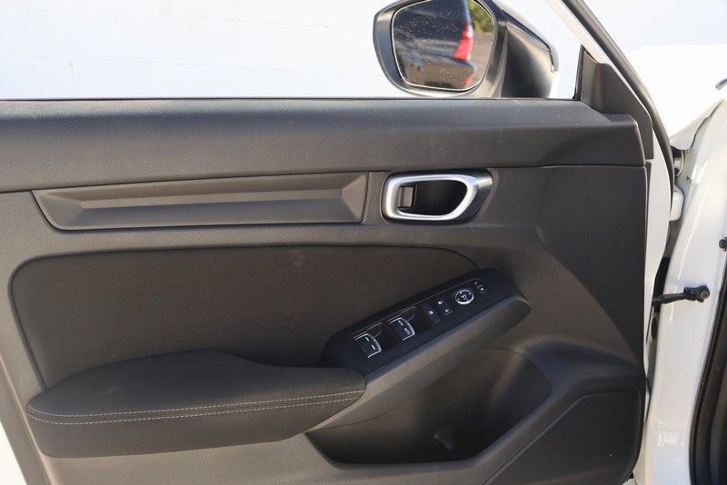 Honda Civic Hatchback Vehicle Full-screen Gallery Image 15