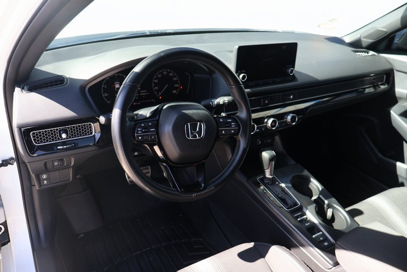 Honda Civic Hatchback Vehicle Full-screen Gallery Image 17