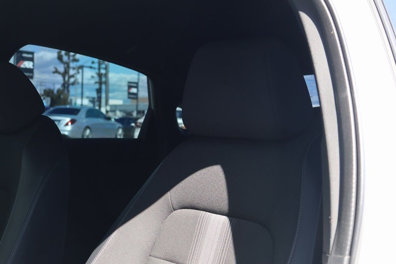 Honda Civic Hatchback Vehicle Full-screen Gallery Image 19