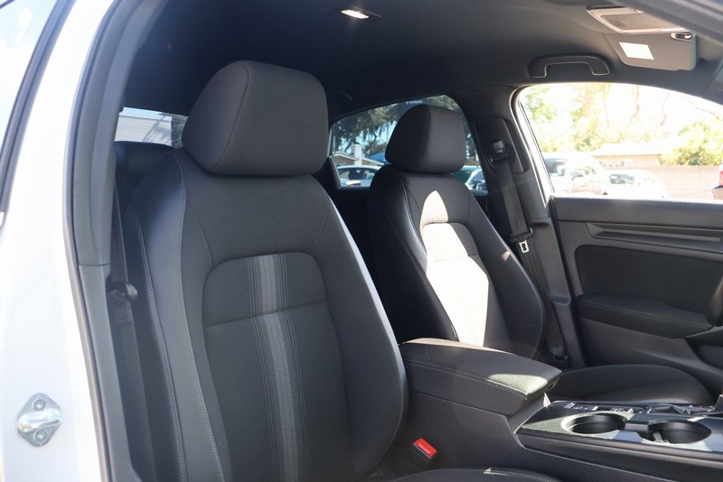 Honda Civic Hatchback Vehicle Full-screen Gallery Image 21