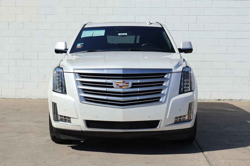 Cadillac Escalade Vehicle Full-screen Gallery Image 02