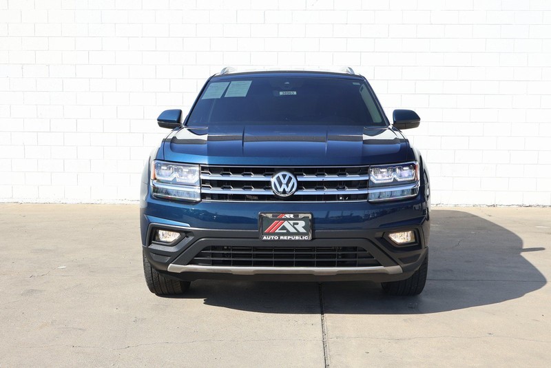 Volkswagen Atlas Vehicle Full-screen Gallery Image 02