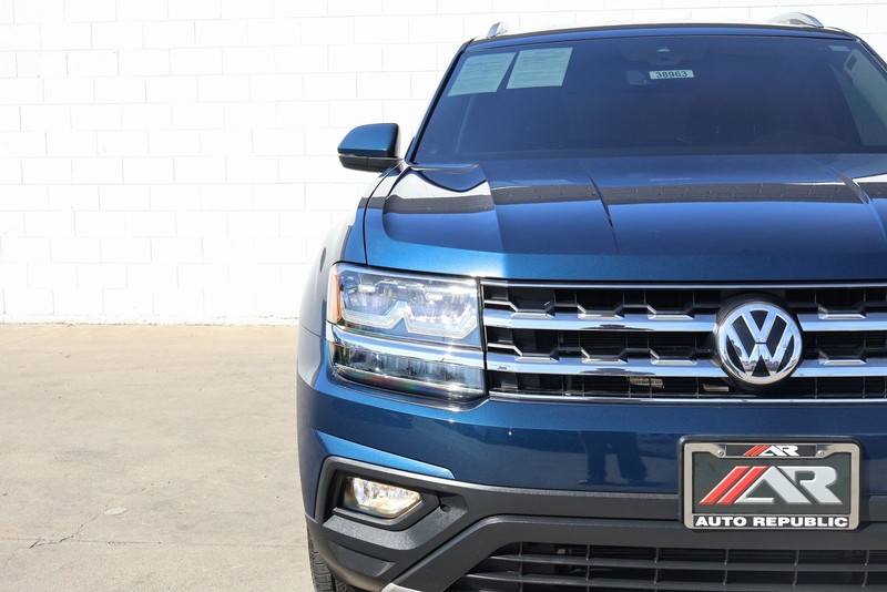 Volkswagen Atlas Vehicle Full-screen Gallery Image 03