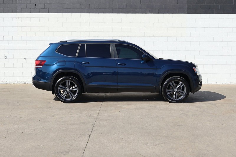 Volkswagen Atlas Vehicle Full-screen Gallery Image 04