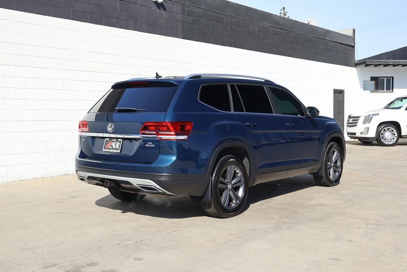 Volkswagen Atlas Vehicle Full-screen Gallery Image 05