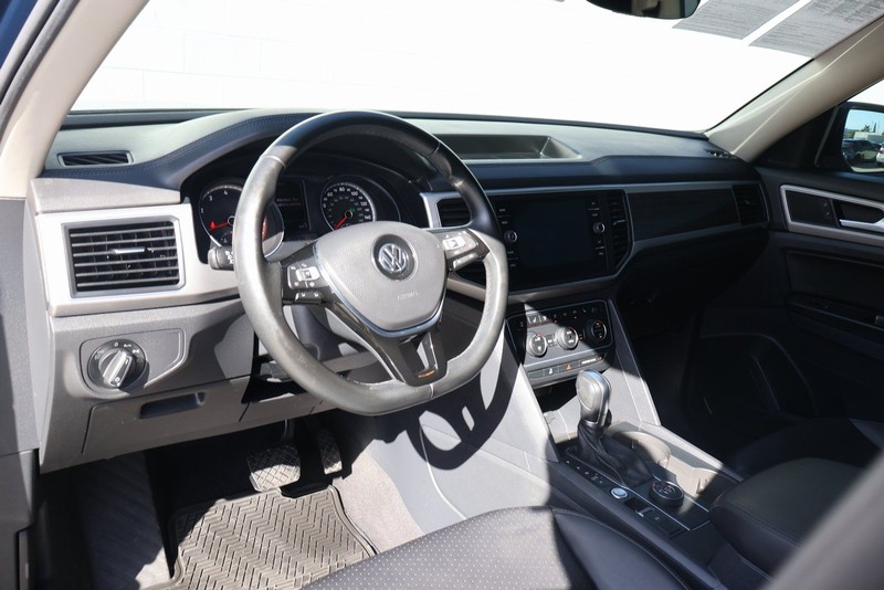 Volkswagen Atlas Vehicle Full-screen Gallery Image 17